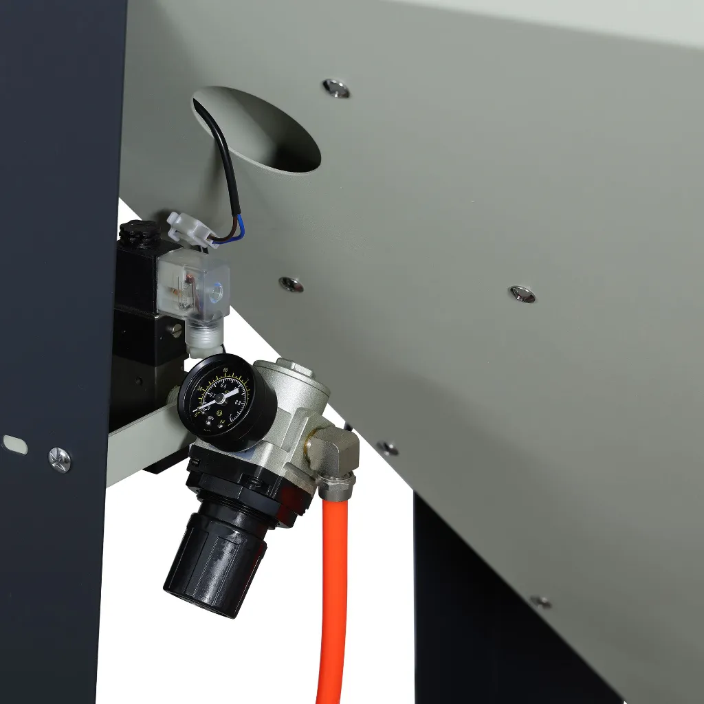 AirPro_SB42AB_Sandblasting cabinet 420L with front door_4.webp
